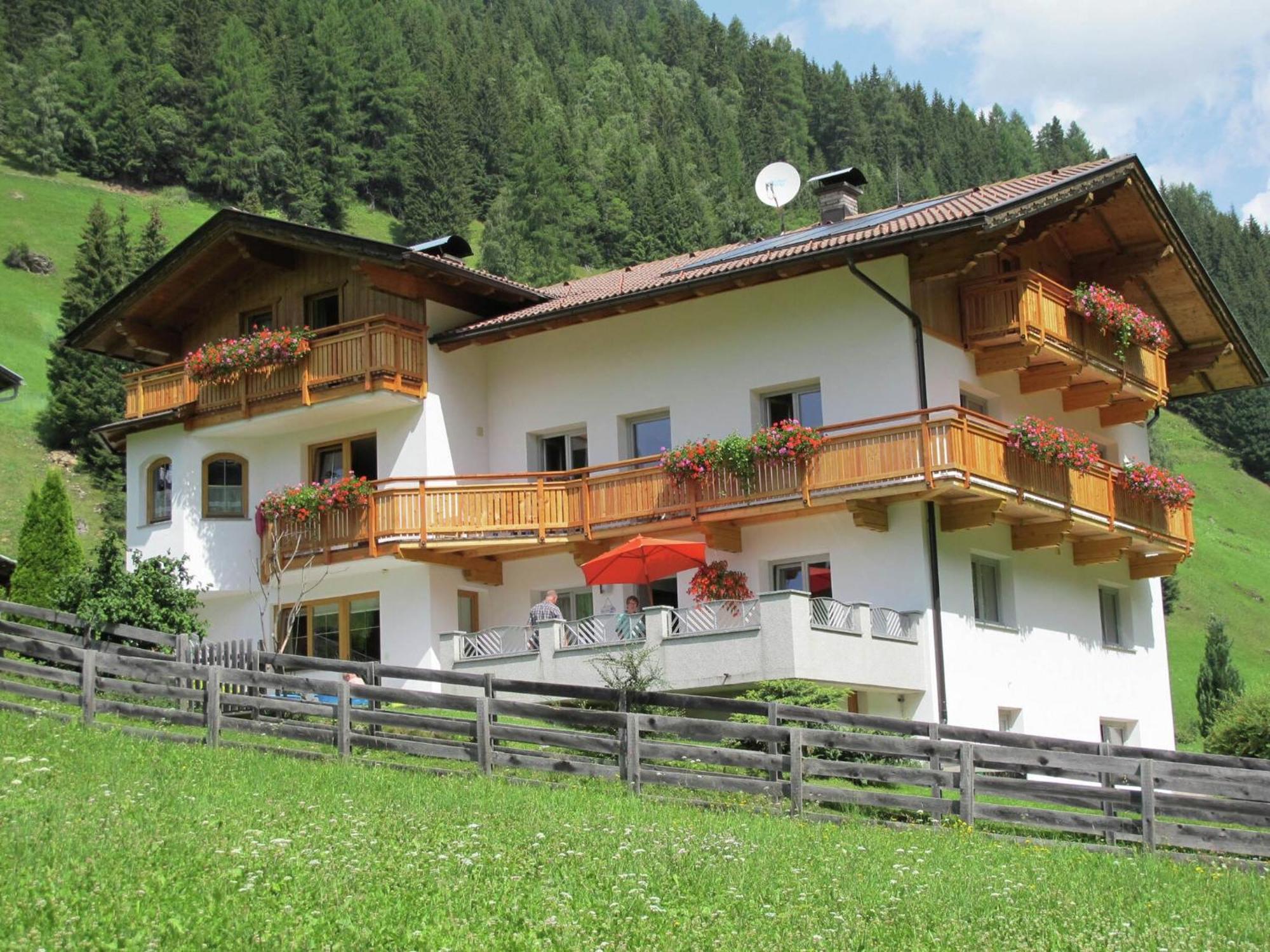 Home With A Wooden Decor And Full Of Atmosphere Außervillgraten Buitenkant foto